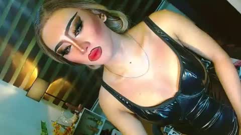 Snapshot of yasii19 chatting on 06-15-26, 01:02 miss yasii online show from 06-15-26, 01:02