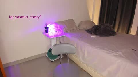 Snapshot of yasmin_chery chatting on 02-06-26, 10:02 sami online show from 02-06-26, 10:02