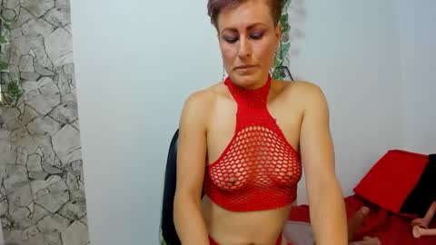 Snapshot of yasmin_goldenst chatting on 02-16-25, 01:47 Yasemin online show from 02-16-25, 01:47