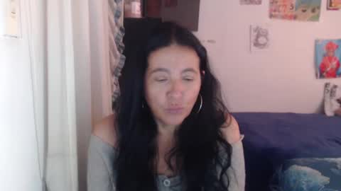 Snapshot of yasmin_love85 chatting on 05-25-26, 03:18 yasmin_love85 online show from 05-25-26, 03:18