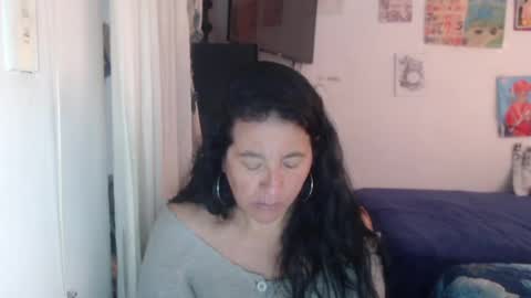 Snapshot of yasmin_love85 chatting on 06-16-26, 03:25 yasmin_love85 online show from 06-16-26, 03:25