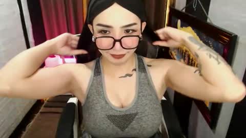 Snapshot of yassiered chatting on 02-08-26, 10:18 yassiered online show from 02-08-26, 10:18