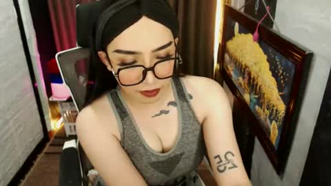 Snapshot of yassiered chatting on 06-20-26, 07:00 yassiered online show from 06-20-26, 07:00