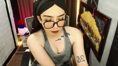 Snapshot of yassiered chatting on 06-27-26, 01:54 yassiered online show from 06-27-26, 01:54
