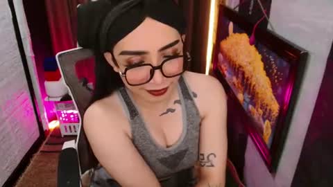 Snapshot of yassiered chatting on 07-17-26, 03:02 yassiered online show from 07-17-26, 03:02