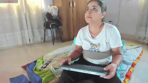 yaya____ online show from 07-23-26, 04:38