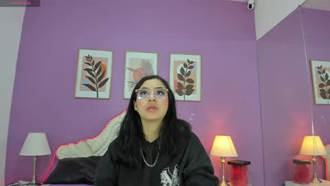 Snapshot of yayaqueen chatting on 06-06-26, 12:10 Yaya online show from 06-06-26, 12:10