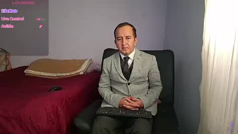 Snapshot of yazflor chatting on 06-25-26, 02:10 Hazzan y Greisy online show from 06-25-26, 02:10