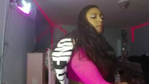 Snapshot of yazminroyal chatting on 12-14-24, 08:13 Yazmin Royal online show from 12-14-24, 08:13