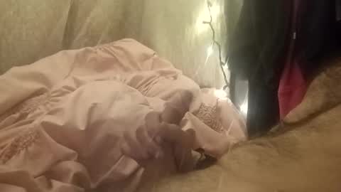 ychey2k8 online show from 12-21-25, 09:16