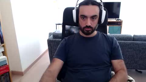 Snapshot of yeeaahoo chatting on 11-05-25, 09:31 yeeaahoo online show from 11-05-25, 09:31