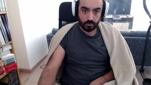 yeeaahoo online show from 11-18-25, 08:19