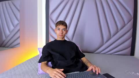 Snapshot of yefersonyoss chatting on 07-05-26, 03:23 Yeferson online show from 07-05-26, 03:23