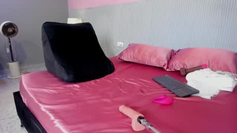 yeika_foxy online show from 09-19-25, 11:11