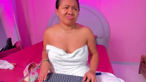 yeika_foxy online show from 06-06-26, 10:53