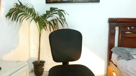 Snapshot of yeiko_park23 chatting on 05-28-26, 02:31 Yeiko Park23 online show from 05-28-26, 02:31