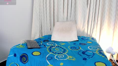 Snapshot of yeiko_romero_ chatting on 12-14-24, 02:23 YEIKO ROMERO online show from 12-14-24, 02:23