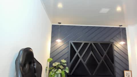 Snapshot of yeiko_romero_ chatting on 01-02-25, 11:06 YEIKO ROMERO online show from 01-02-25, 11:06