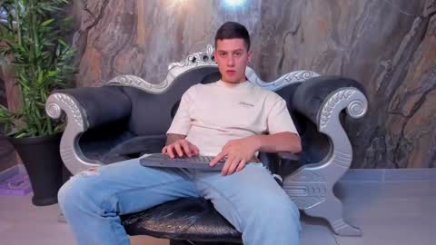 Snapshot of yeiko_romero_ chatting on 02-06-25, 11:48 YEIKO ROMERO online show from 02-06-25, 11:48