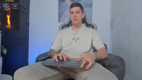 Snapshot of yeiko_romero_ chatting on 10-08-25, 02:25 YEIKO ROMERO online show from 10-08-25, 02:25