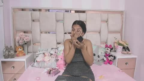 Snapshot of yeinsoliveros chatting on 12-02-25, 11:15 Yeins online show from 12-02-25, 11:15