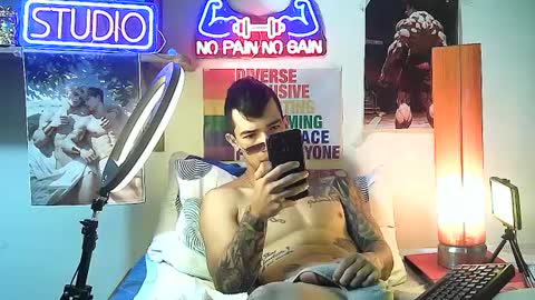 yeisoncastellanos1999 online show from 10-02-25, 05:42