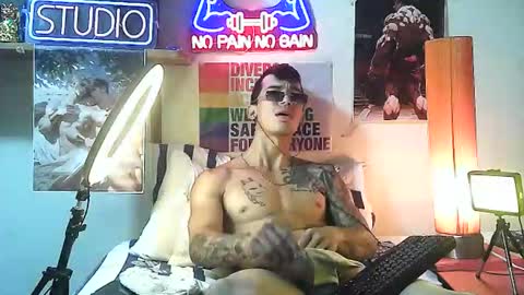 yeisoncastellanos1999 online show from 10-14-25, 11:16