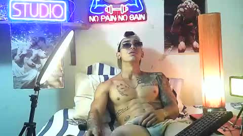 yeisoncastellanos1999 online show from 10-19-25, 02:50