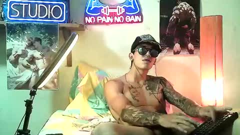 yeisoncastellanos1999 online show from 11-06-25, 12:22