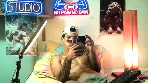 yeisoncastellanos1999 online show from 11-07-25, 03:28