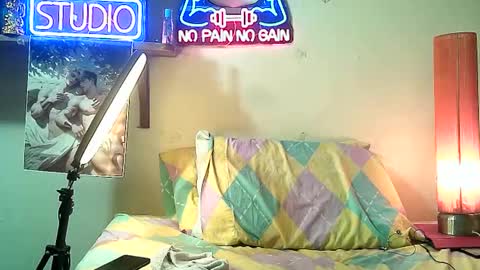 yeisoncastellanos1999 online show from 11-25-25, 07:25