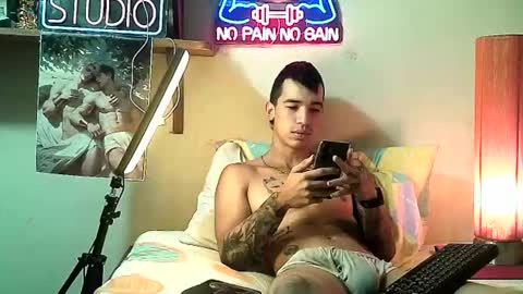Snapshot of yeisoncastellanos1999 chatting on 12-16-25, 08:25 yeisoncastellanos1999 online show from 12-16-25, 08:25