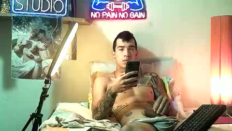 Snapshot of yeisoncastellanos1999 chatting on 12-22-25, 09:34 yeisoncastellanos1999 online show from 12-22-25, 09:34