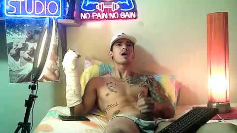 Snapshot of yeisoncastellanos1999 chatting on 01-08-26, 12:13 yeisoncastellanos1999 online show from 01-08-26, 12:13