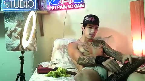 Snapshot of yeisoncastellanos1999 chatting on 02-21-26, 07:59 yeisoncastellanos1999 online show from 02-21-26, 07:59