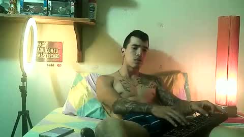Snapshot of yeisoncastellanos1999 chatting on 05-22-26, 12:33 yeisoncastellanos1999 online show from 05-22-26, 12:33