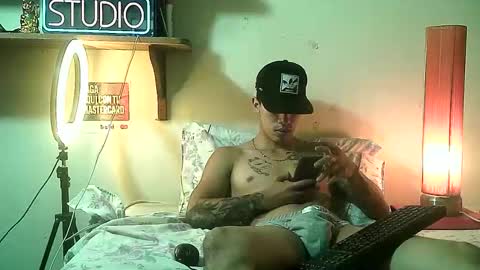 Snapshot of yeisoncastellanos1999 chatting on 05-28-26, 05:43 yeisoncastellanos1999 online show from 05-28-26, 05:43