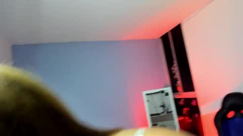 yelena03 online show from 03-04-25, 09:11