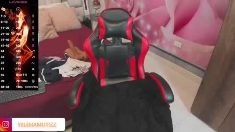 yelena  online show from 10-02-25, 01:40