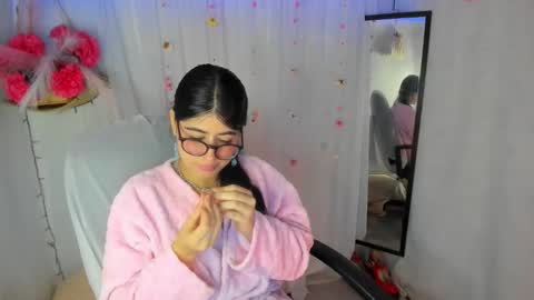 Snapshot of yelina_mh chatting on 02-20-26, 10:54 YELINA online show from 02-20-26, 10:54