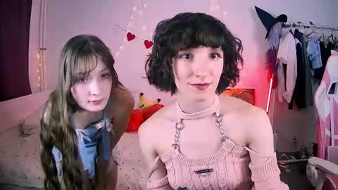 Snapshot of yellow_songbird chatting on 03-07-26, 05:21 Liya online show from 03-07-26, 05:21