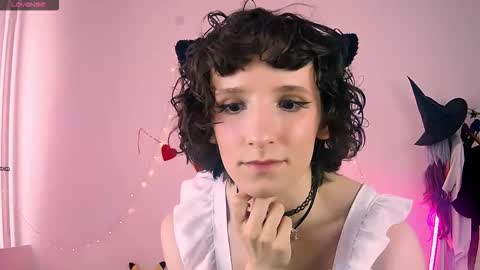 Snapshot of yellow_songbird chatting on 03-14-26, 11:15 Liya online show from 03-14-26, 11:15