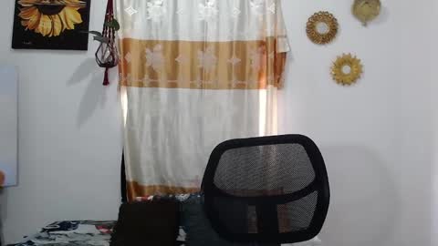 Snapshot of yemaya_28 chatting on 02-02-25, 01:19 Yemaya 28 online show from 02-02-25, 01:19