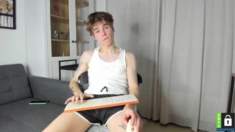 Snapshot of yen2025 chatting on 11-10-25, 03:33 Yen online show from 11-10-25, 03:33