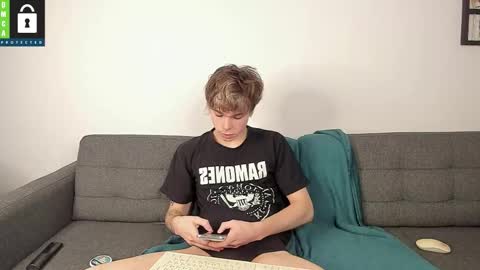 Snapshot of yen2025 chatting on 12-20-25, 09:49 Yen online show from 12-20-25, 09:49