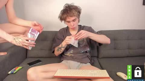 Snapshot of yen2025 chatting on 02-11-26, 07:35 Yen online show from 02-11-26, 07:35