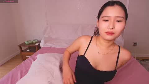 Snapshot of yenii_mai chatting on 07-03-26, 04:19 Yeni online show from 07-03-26, 04:19