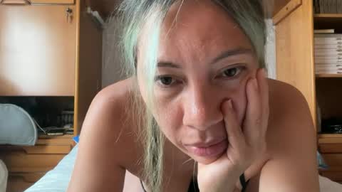 yenlo01 online show from 07-07-26, 12:31