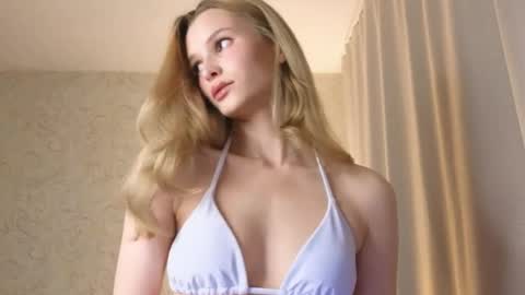Snapshot of yennaone chatting on 05-05-26, 05:21 Yenna online show from 05-05-26, 05:21