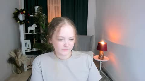 Yennefer online show from 12-17-25, 04:35